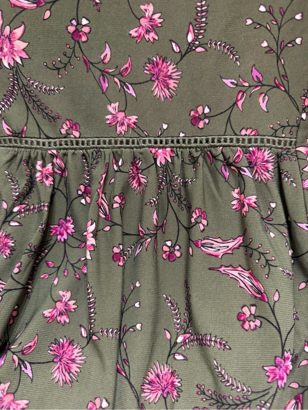 Westport Olive Floral Ruffled-Sleeve Peplum Top - Size L EUC - Picture 8 of 11